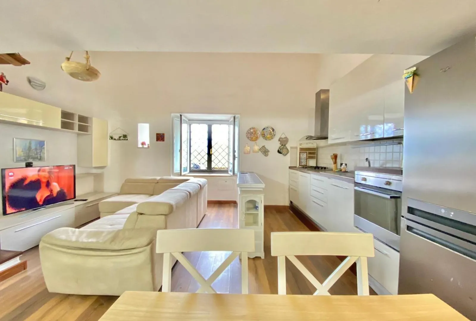 Accogliente E Moderno Per Gruppi E Famiglie, Con Vista Mozzafiato Su Napoli E Vesuvio Apartment 0*, Naples Italy