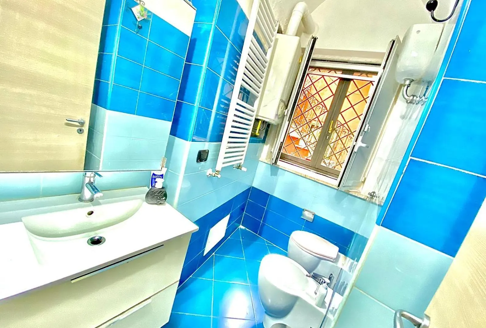 Accogliente E Moderno Per Gruppi E Famiglie, Con Vista Mozzafiato Su Napoli E Vesuvio Apartment 0*, Naples