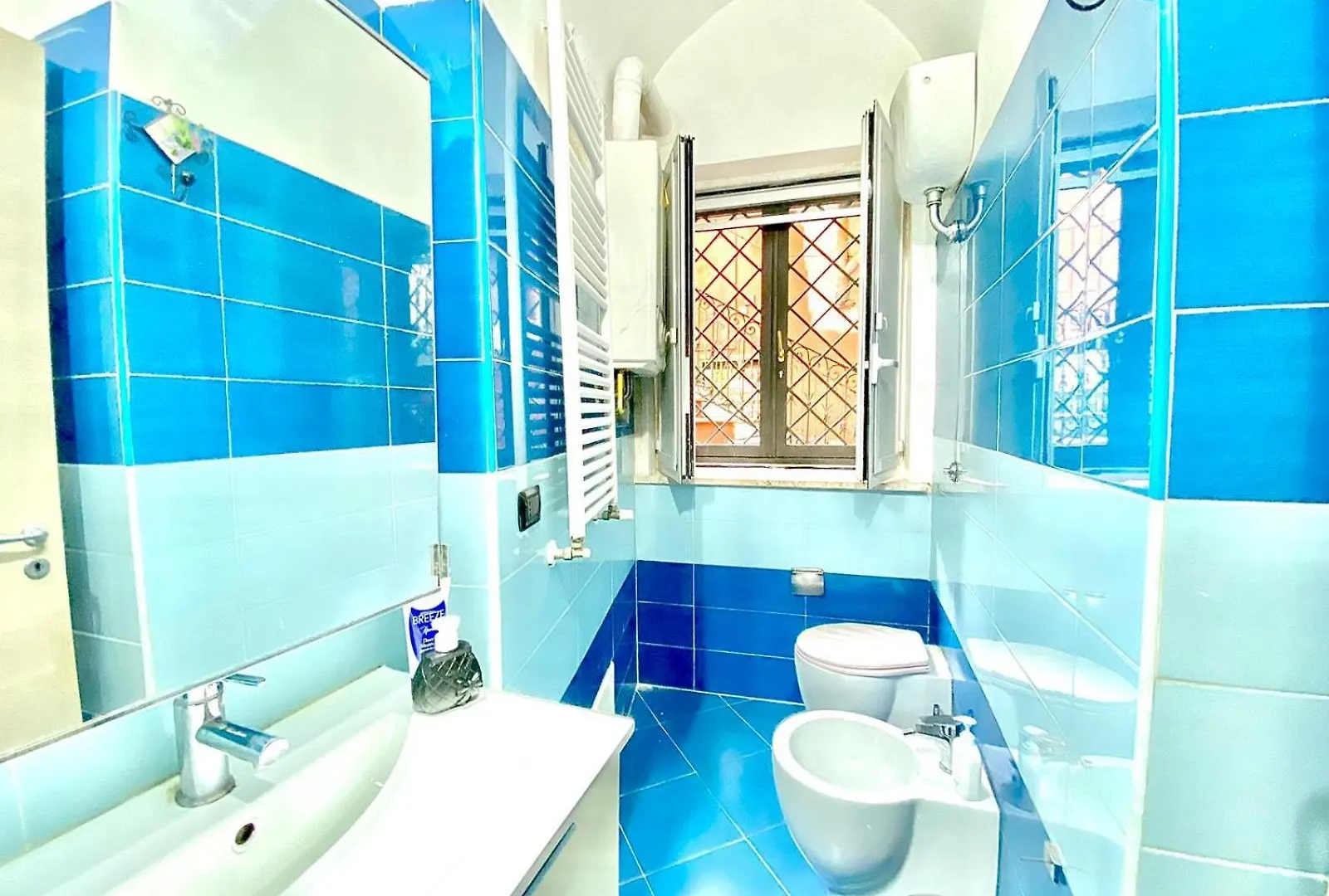 Accogliente E Moderno Per Gruppi E Famiglie, Con Vista Mozzafiato Su Napoli E Vesuvio Apartment Italy