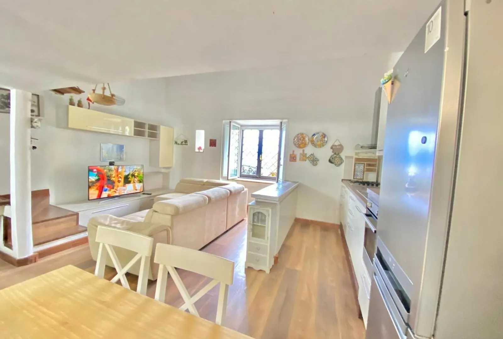 Accogliente E Moderno Per Gruppi E Famiglie, Con Vista Mozzafiato Su Napoli E Vesuvio Apartment