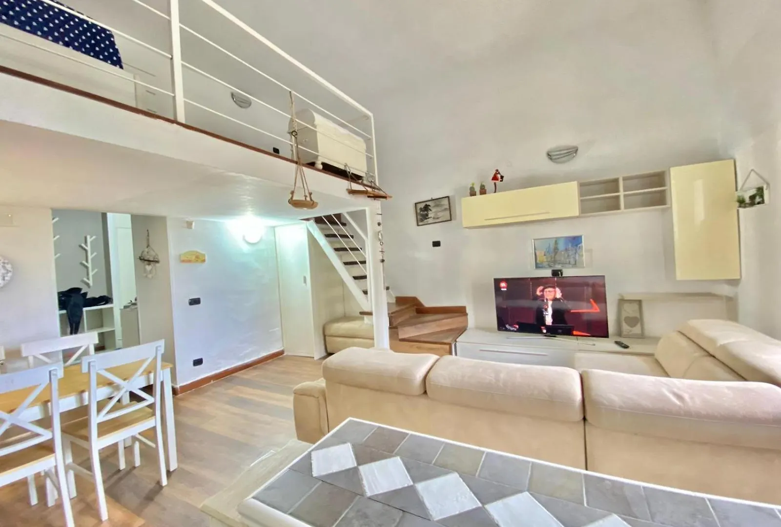 Accogliente E Moderno Per Gruppi E Famiglie, Con Vista Mozzafiato Su Napoli E Vesuvio Apartment 0*, Naples