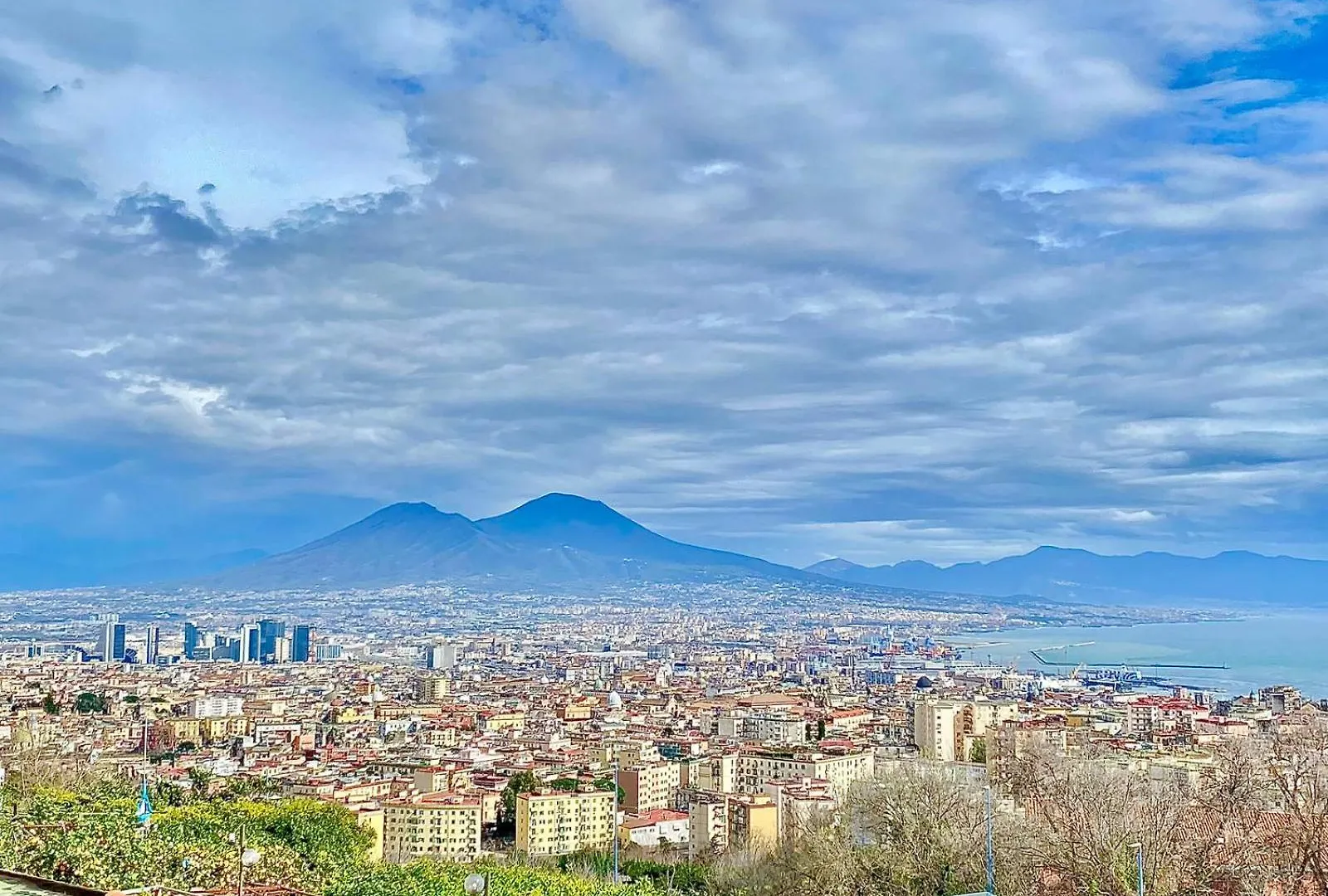 Accogliente E Moderno Per Gruppi E Famiglie, Con Vista Mozzafiato Su Napoli E Vesuvio Apartment 0*, Naples Italy